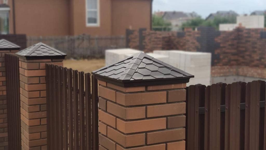 Колпак Zking Эверест Коричневый на столб 1.5х1.5 кирпича (390х390мм) в Валдае фото