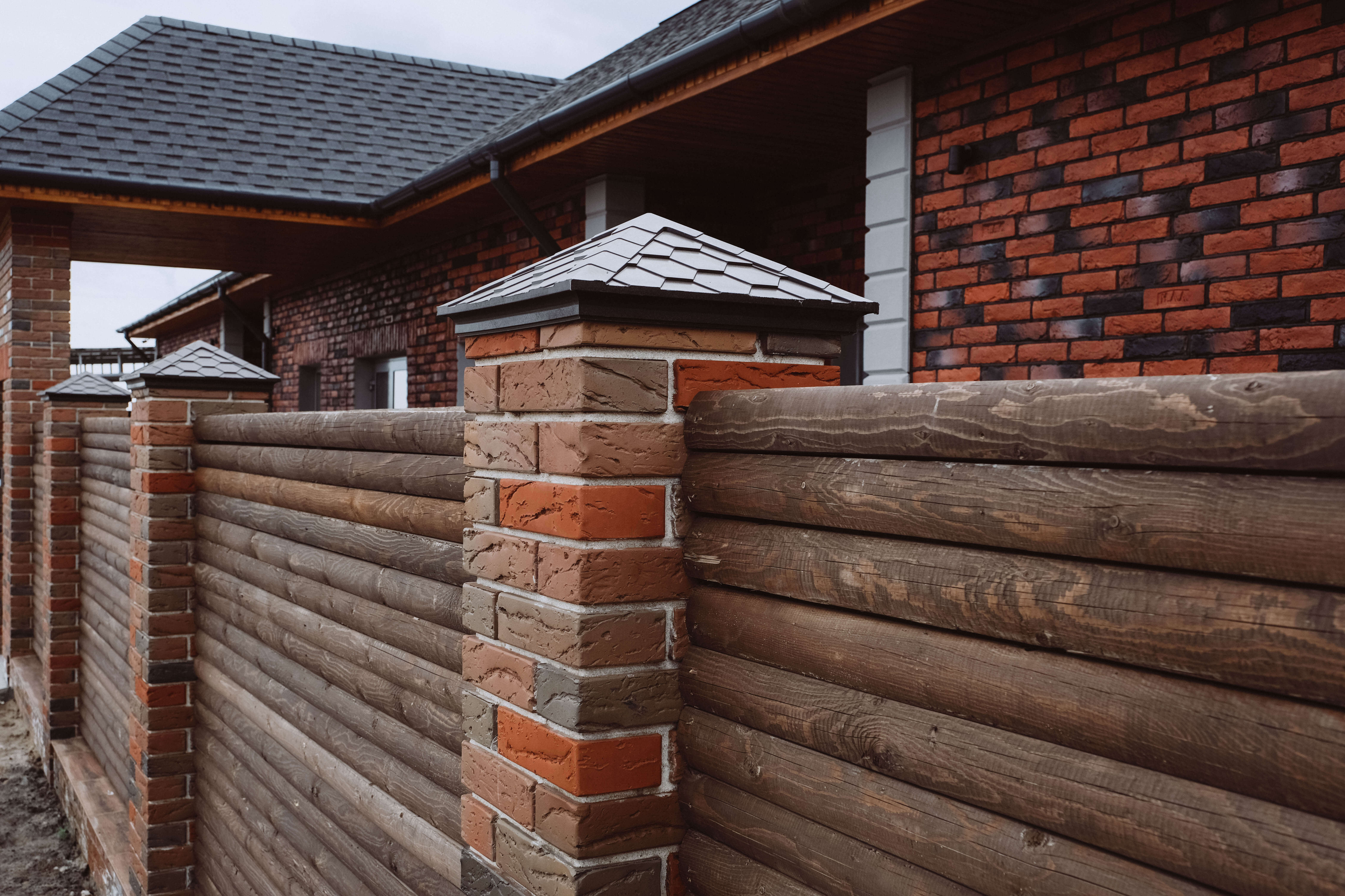 Колпак Zking Эверест Коричневый на столб 1.5х1.5 кирпича (390х390мм) в Валдае фото