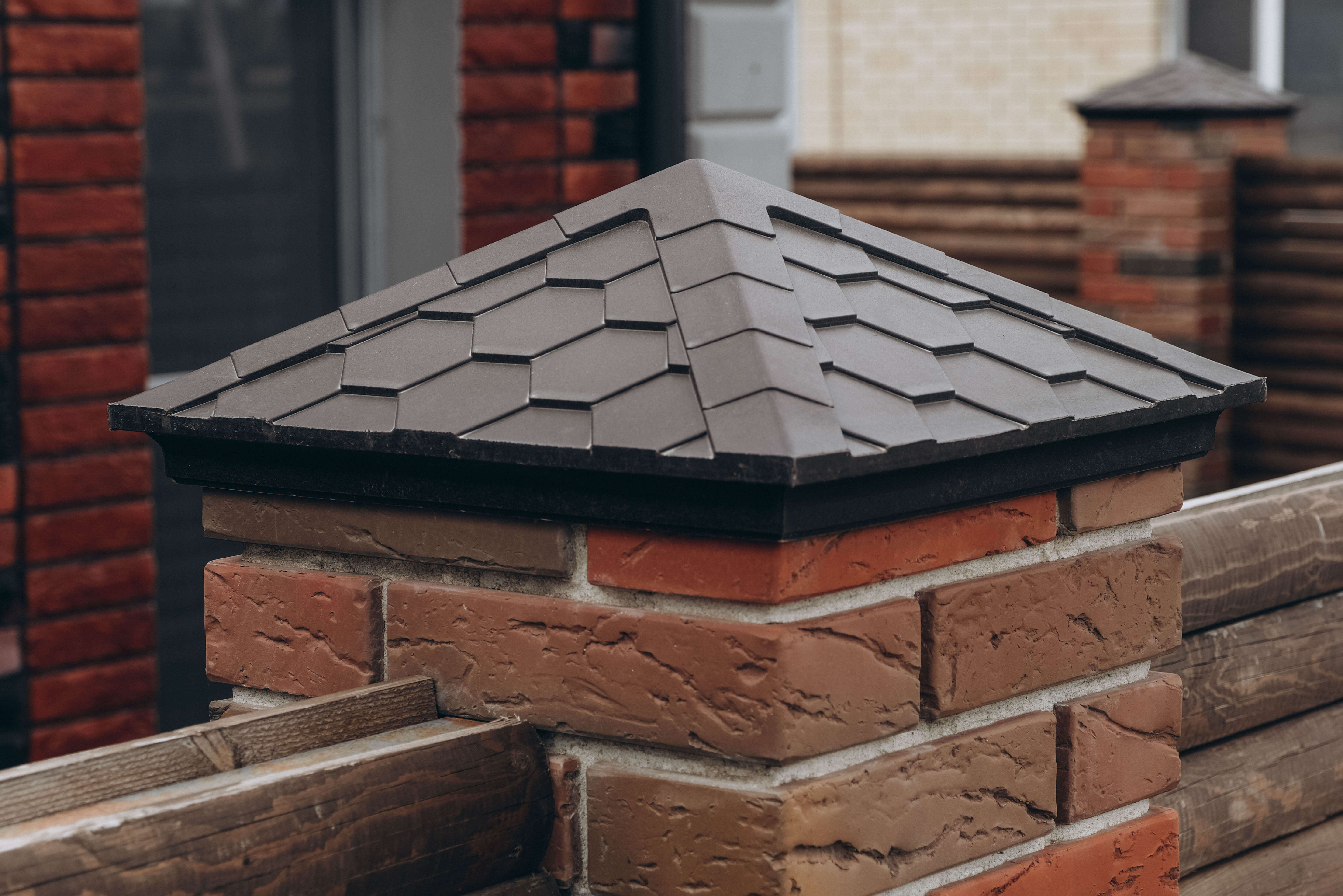 Колпак Zking Эверест Коричневый на столб 1.5х1.5 кирпича (390х390мм) в Валдае фото